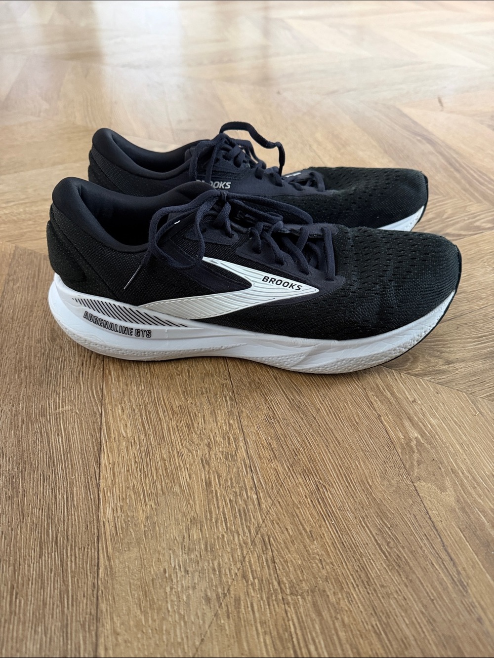 Brooks Adrenaline 24 GTS Men’s Black and White Running Sneakers